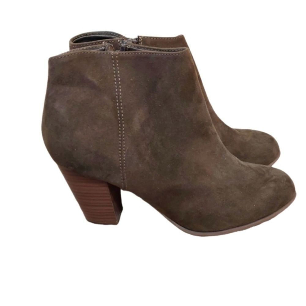 Old Navy Faux Suede Olive Green Ankle Bootie Size 8